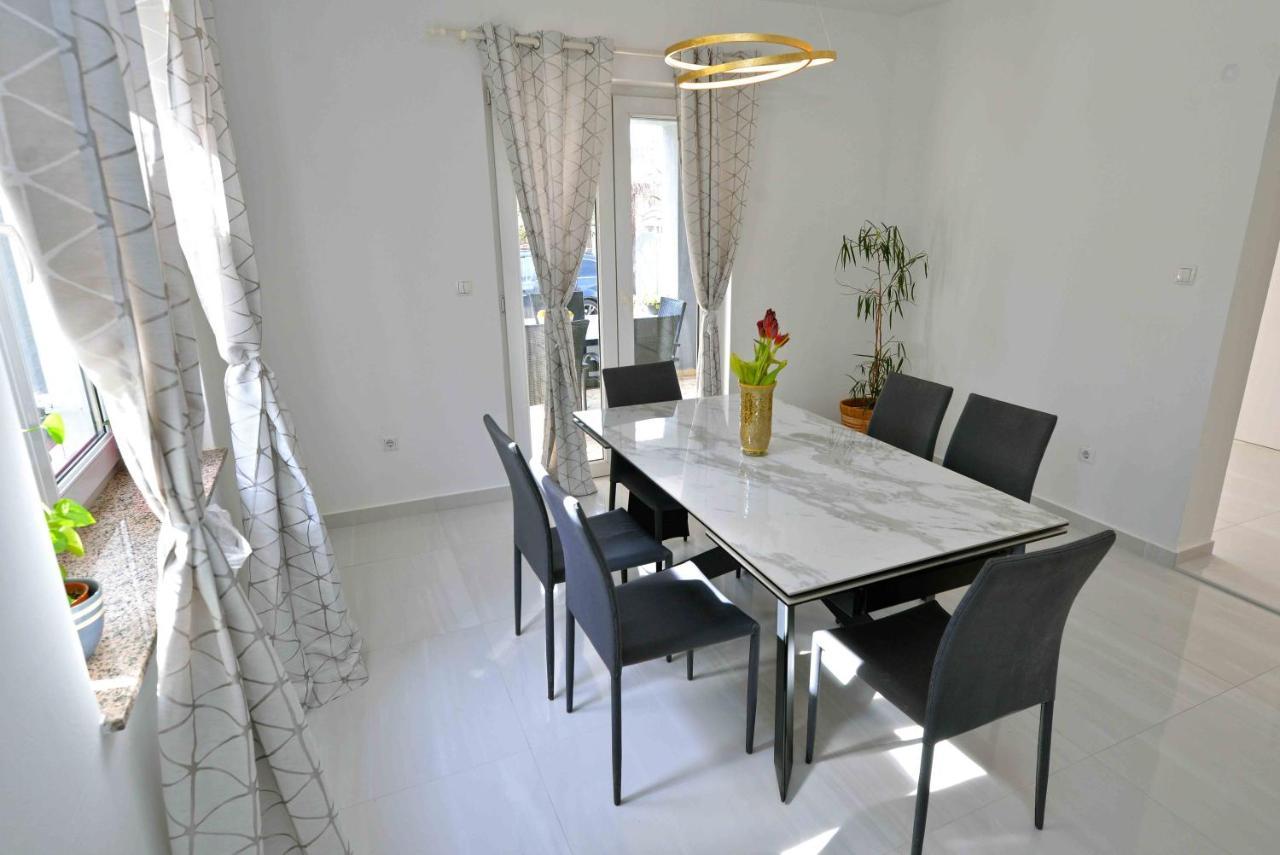 Vila Ena Murter Exteriör bild